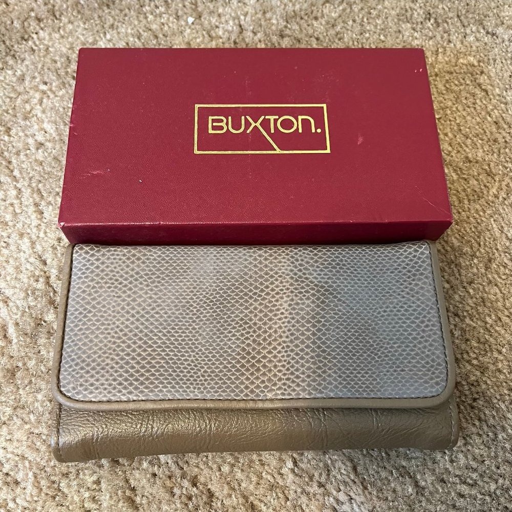 NWOT Buxton Wallet